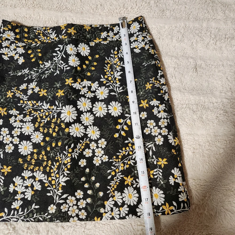 Loft Floral Jacquard Mini Skirt  Womens Sz 2P Tapestry Black Yellow Daisys Lined